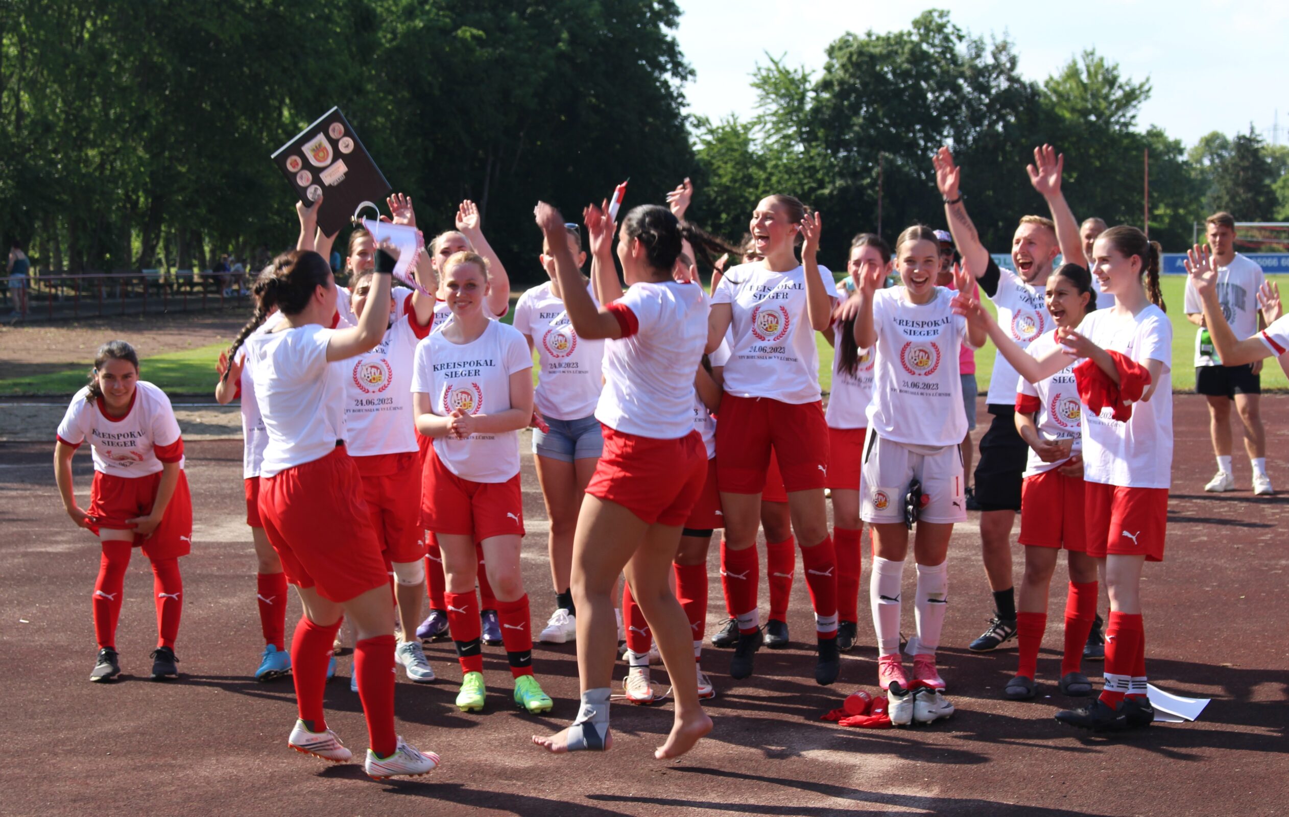 Damen des VfV holen sich durch Kantersieg den Kreispokal Sportnews