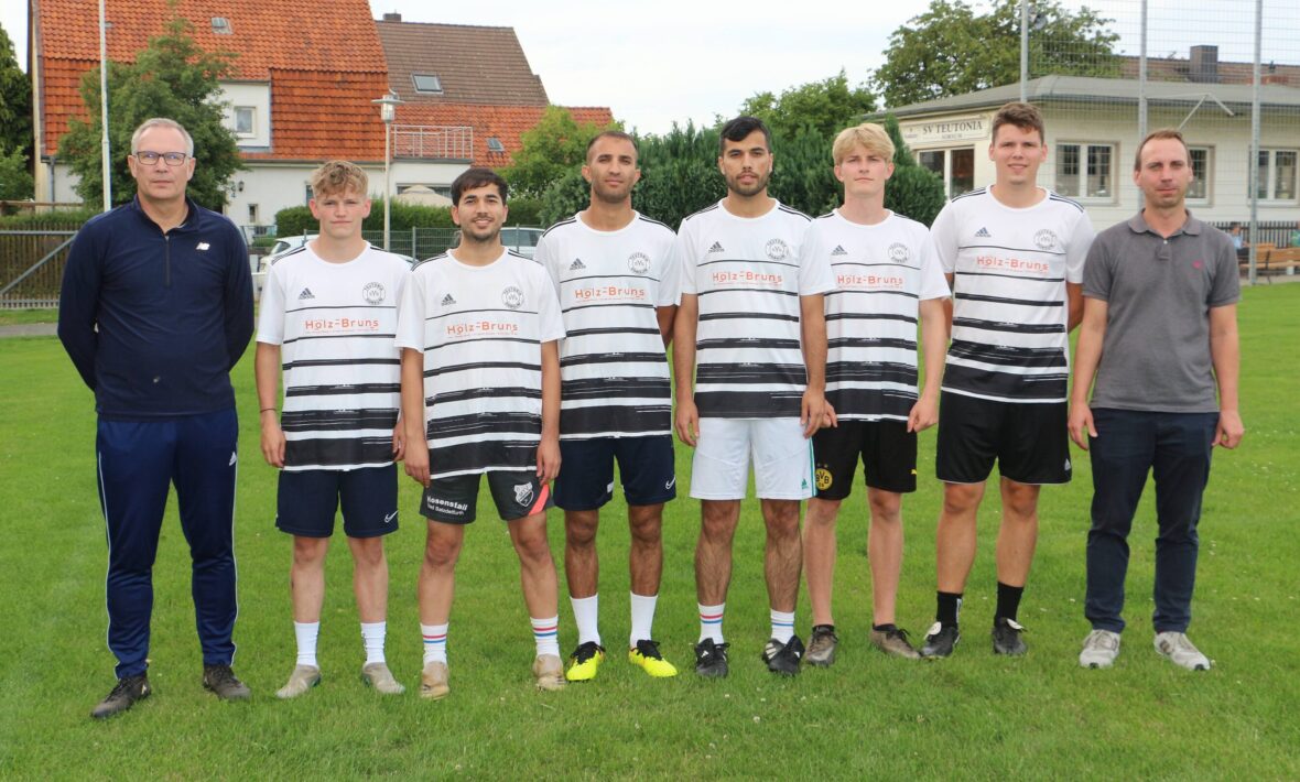 Der Sportvorstand des SV Teutonia Sorsum kann sechs Neuzugänge präsentieren. Foto: Gerhard Peisker